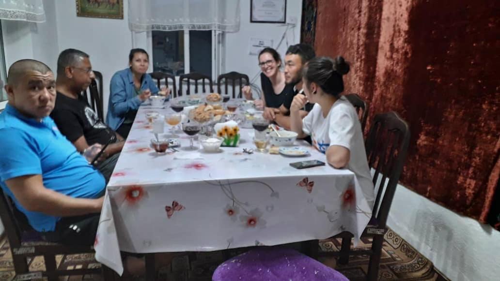 Guest House Kagan Toktogul ภายนอก รูปภาพ