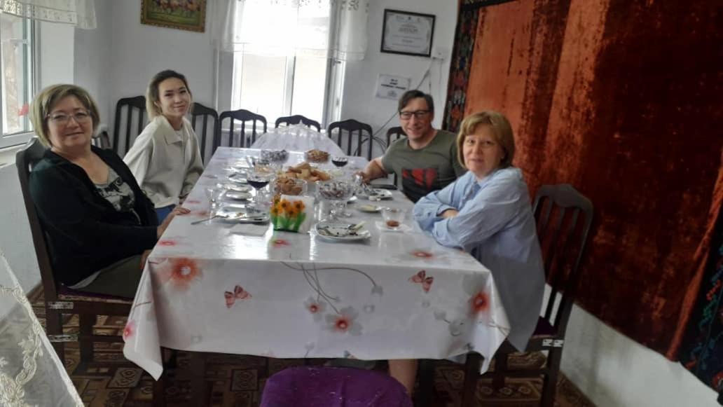 Guest House Kagan Toktogul ภายนอก รูปภาพ