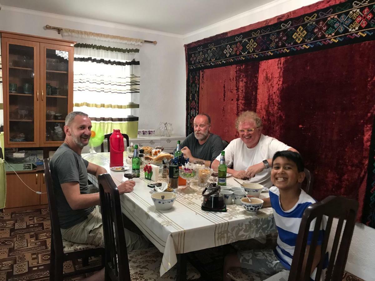 Guest House Kagan Toktogul ภายนอก รูปภาพ